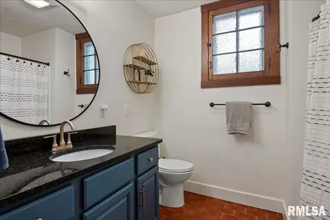 Bath - 4502 Gaule Rd, Springfield, IL 62712 photo 3 of 3