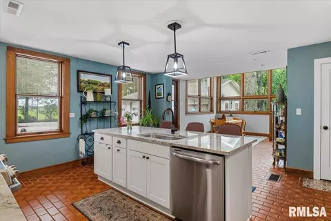 Kitchen - 4502 Gaule Rd, Springfield, IL 62712 photo 5 of 6