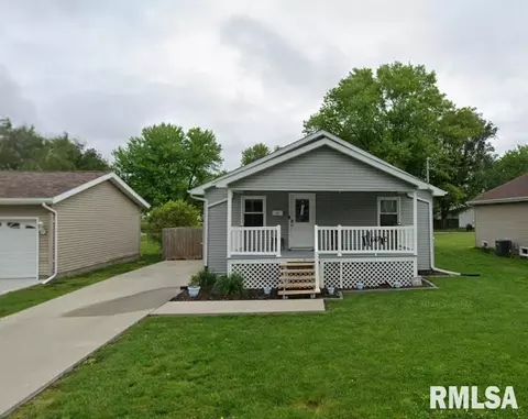 813 E Cleveland St, Taylorville, IL 62568