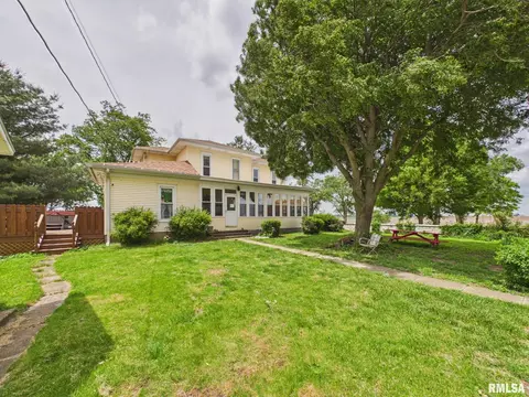 8832 Jackson Rd, Blue Mound, IL 62513