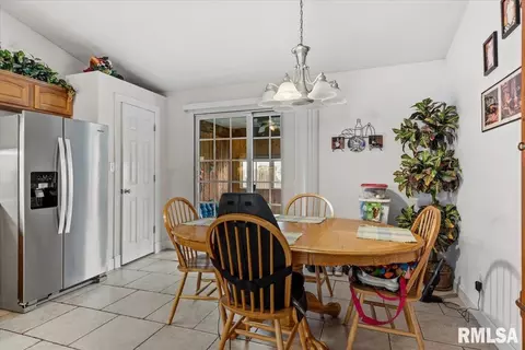 Dining - 3817 Sugar Loaf Dr, Springfield, IL 62711 photo 1 of 1