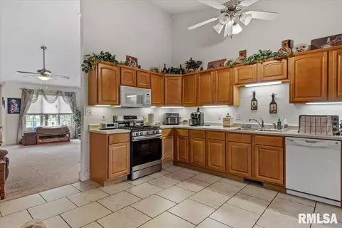 Kitchen - 3817 Sugar Loaf Dr, Springfield, IL 62711 photo 1 of 1