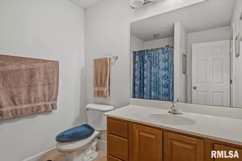 Bath - 3817 Sugar Loaf Dr, Springfield, IL 62711 photo 1 of 2
