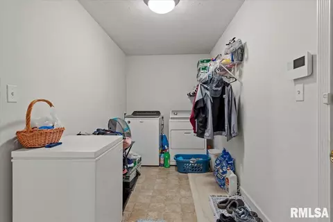 Other - 3817 Sugar Loaf Dr, Springfield, IL 62711 photo 7 of 10