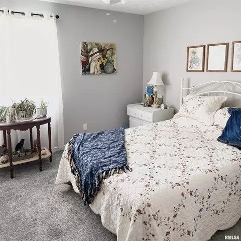 Bedroom - 97 White Pine Dr, Springfield, IL 62712 photo 2 of 2