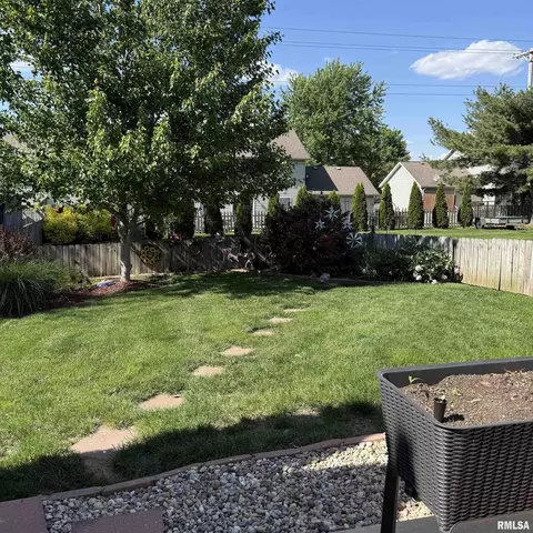 Exterior - 97 White Pine Dr, Springfield, IL 62712 photo 3 of 5