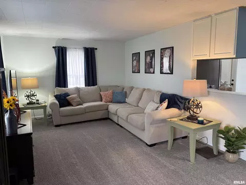 Living - 2641 90th St, Gerlaw, IL 61435 photo 2 of 3