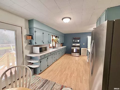 Kitchen - 2641 90th St, Gerlaw, IL 61435 photo 5 of 5