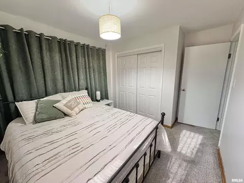 Bedroom - 2641 90th St, Gerlaw, IL 61435 photo 3 of 6