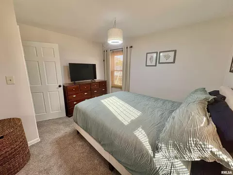 Bedroom - 2641 90th St, Gerlaw, IL 61435 photo 5 of 6