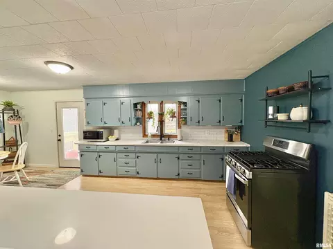 Kitchen - 2641 90th St, Gerlaw, IL 61435 photo 4 of 5