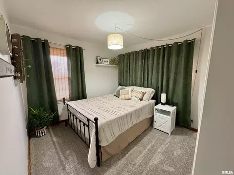 Bedroom - 2641 90th St, Gerlaw, IL 61435 photo 1 of 6