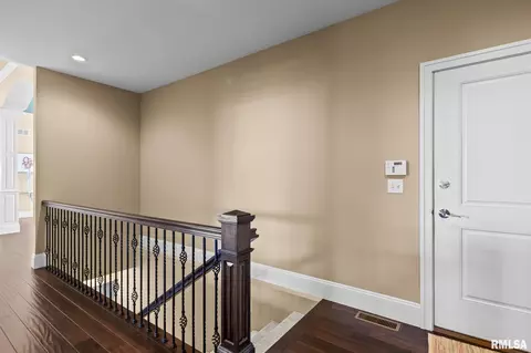 Entry Way - 5309 Whitemarsh Ct, Springfield, IL 62711 photo 4 of 7