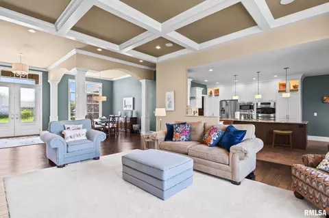 Living - 5309 Whitemarsh Ct, Springfield, IL 62711 photo 3 of 5