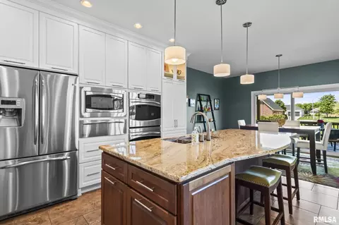 Kitchen - 5309 Whitemarsh Ct, Springfield, IL 62711 photo 5 of 8