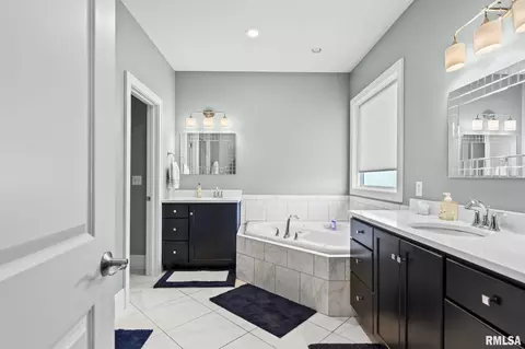 Bath - 5309 Whitemarsh Ct, Springfield, IL 62711 photo 1 of 7