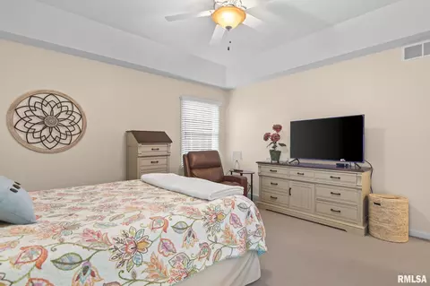 Bedroom - 2503 Interlacken Dr, Springfield, IL 62704 photo 3 of 8