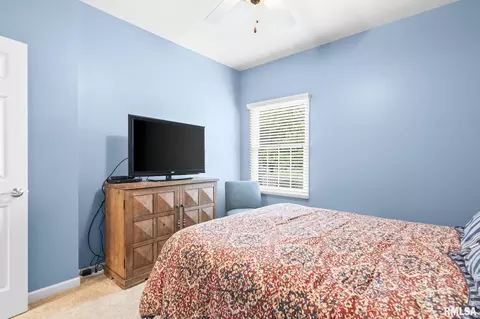 Bedroom - 2503 Interlacken Dr, Springfield, IL 62704 photo 5 of 8