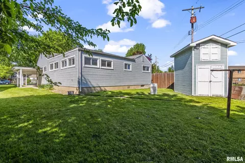 Exterior - 6 Evergreen Ct, Springfield, IL 62704 photo 2 of 3