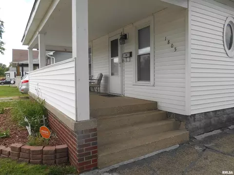 Exterior - 1805 E Keys Ave, Springfield, IL 62702 photo 3 of 10