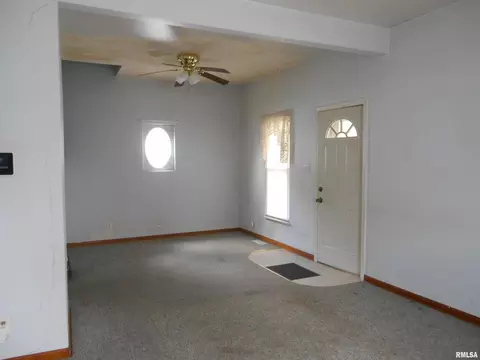 Living - 1805 E Keys Ave, Springfield, IL 62702 photo 2 of 3