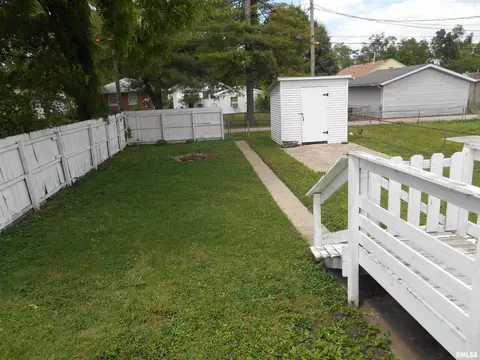 Exterior - 1805 E Keys Ave, Springfield, IL 62702 photo 8 of 10