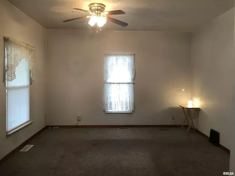 Living - 1805 E Keys Ave, Springfield, IL 62702 photo 3 of 3
