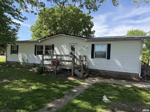 106 Elm St, Gladstone, IL 61437