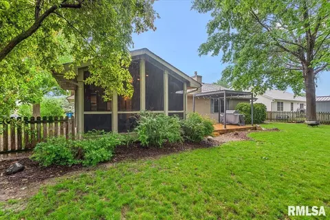 Exterior - 225 Appomattox Dr, Springfield, IL 62711 photo 11 of 12