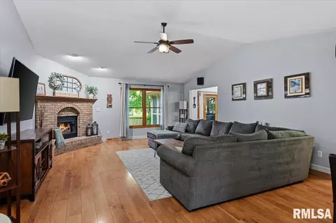Living - 225 Appomattox Dr, Springfield, IL 62711 photo 1 of 4