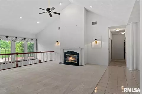 Living - 5001 Eagle Rdg, Springfield, IL 62711 photo 2 of 10