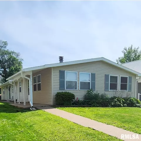 2716 College Ave, Quincy, IL 62301