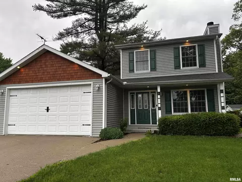 209 S Lewis St, Blue Mound, IL 62513