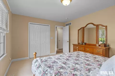 Bedroom - 5316 Manhattan Dr, Springfield, IL 62711 photo 5 of 6