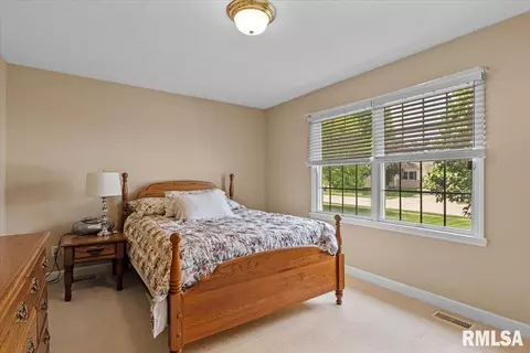 Bedroom - 5316 Manhattan Dr, Springfield, IL 62711 photo 4 of 6