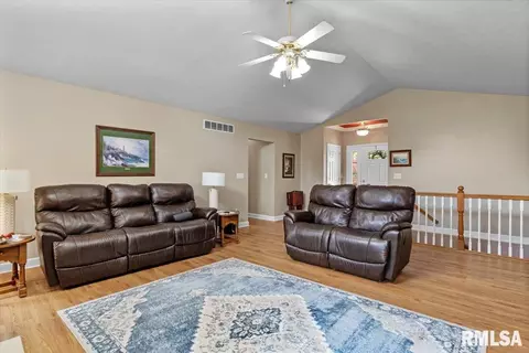 Entry Way - 5316 Manhattan Dr, Springfield, IL 62711 photo 1 of 6