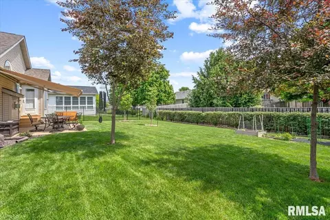 Exterior - 5316 Manhattan Dr, Springfield, IL 62711 photo 6 of 13