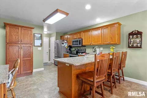 Kitchen - 5316 Manhattan Dr, Springfield, IL 62711 photo 5 of 5