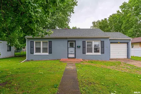 516 W Elm St, Mason City, IL 62664