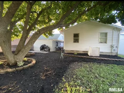 1904 E Sangamon Ave, Springfield, IL 62702 photo 3