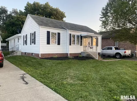 1904 E Sangamon Ave, Springfield, IL 62702 photo 2