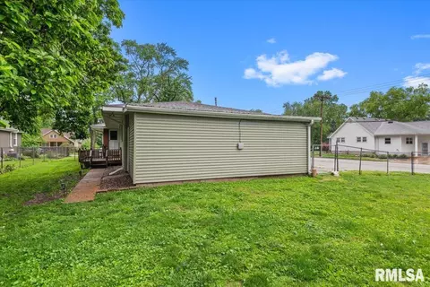 Exterior - 3300 S 2nd St, Springfield, IL 62703 photo 7 of 9