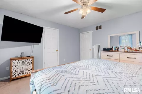 Bedroom - 45 Royal Rd, Springfield, IL 62702 photo 2 of 8