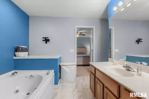 Entry Way - 45 Royal Rd, Springfield, IL 62702 photo 5 of 5
