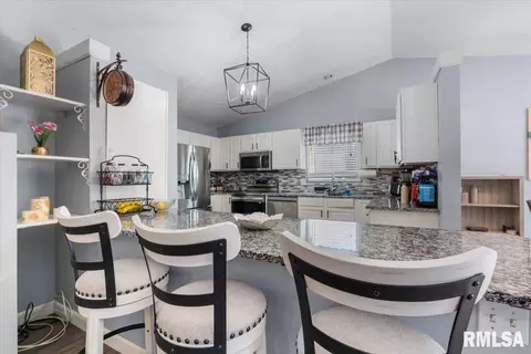 Kitchen - 45 Royal Rd, Springfield, IL 62702 photo 3 of 3
