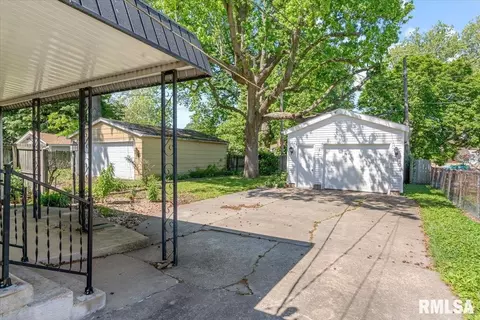 Exterior - 2505 S 5th St, Springfield, IL 62703 photo 1 of 3