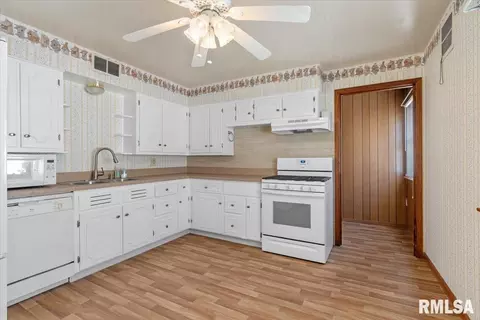 Kitchen - 2505 S 5th St, Springfield, IL 62703 photo 3 of 3