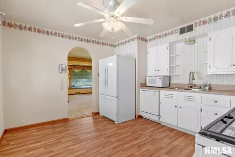 Kitchen - 2505 S 5th St, Springfield, IL 62703 photo 2 of 3