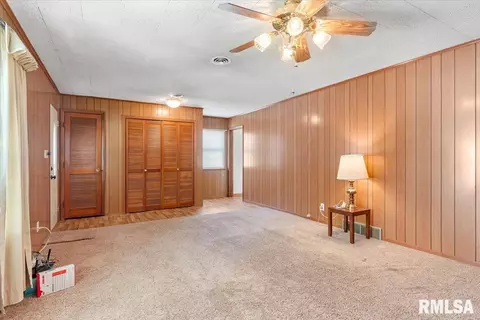 Living - 2505 S 5th St, Springfield, IL 62703 photo 4 of 8