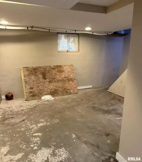 Other - 2336 S 11th St, Springfield, IL 62702 photo 2 of 3